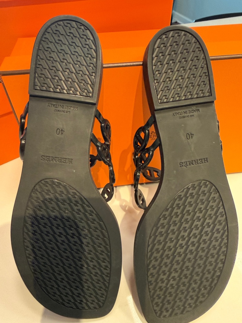 HERMES Island Sandal, Noir - Picture 3 of 5